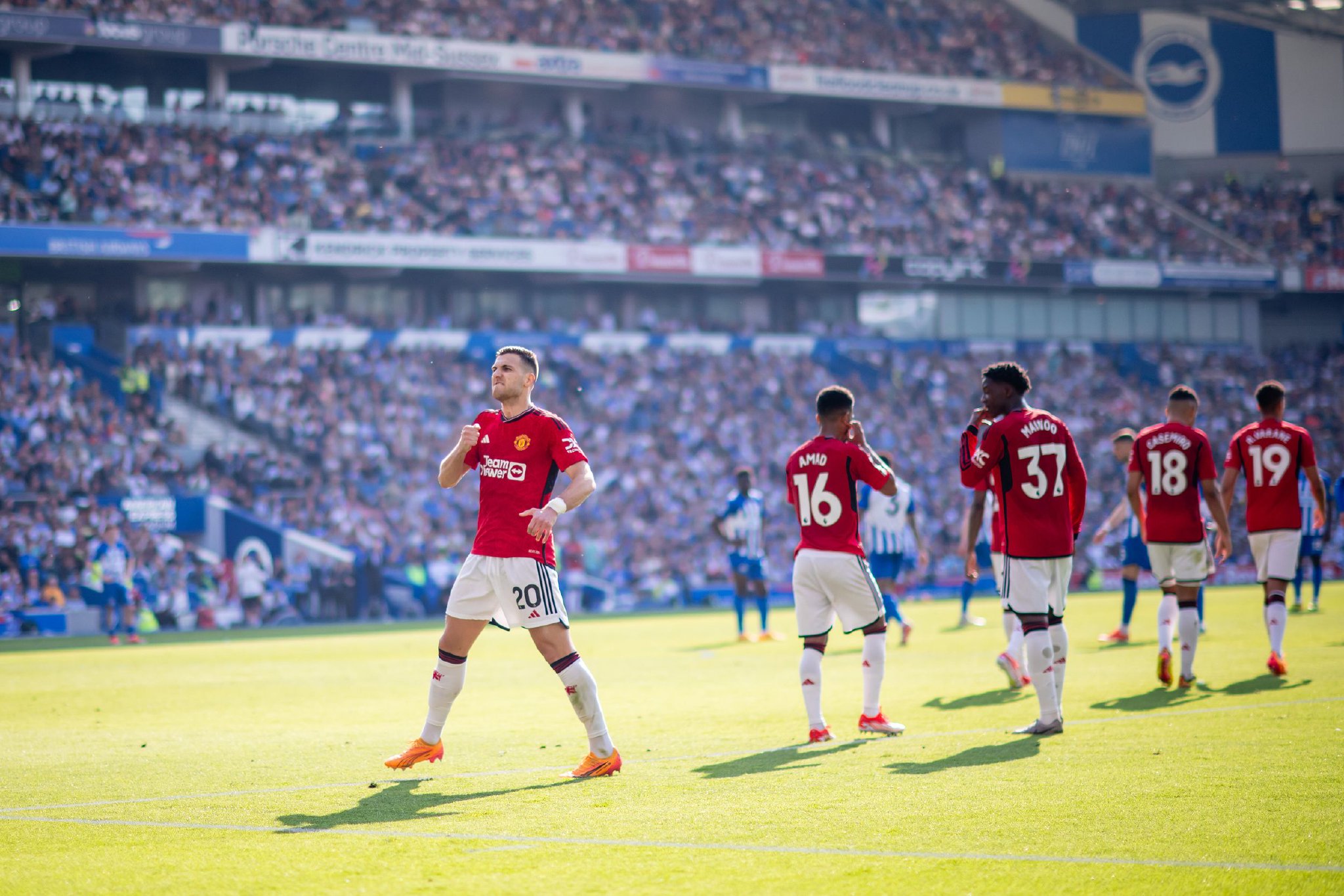 表現依然出 表現依然出